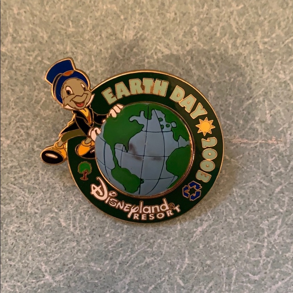 LIMITED EDITION- Disney Earth Day Pin 2003 - Picture 2 of 6